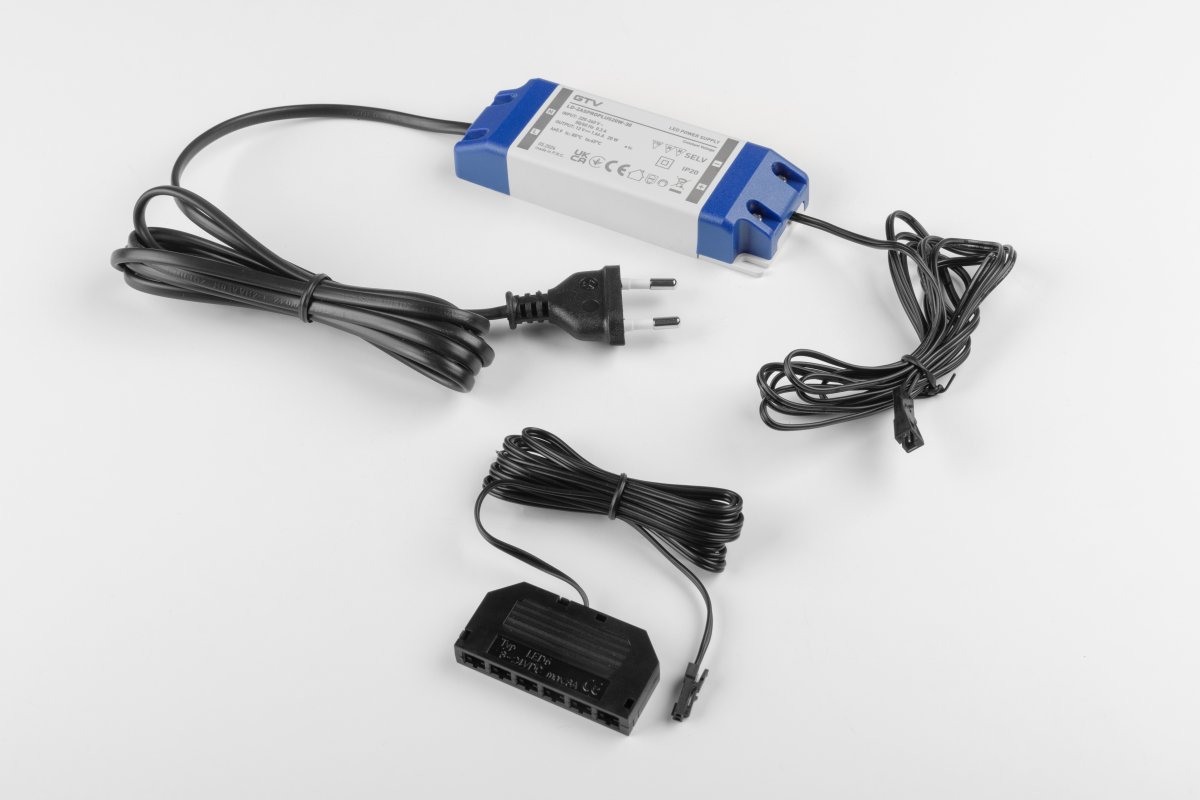 Set, power supply PRO PLUS, DC12V, input AC220-240V, 15 W, IP20, with plug and splitter 6 x mini AMP